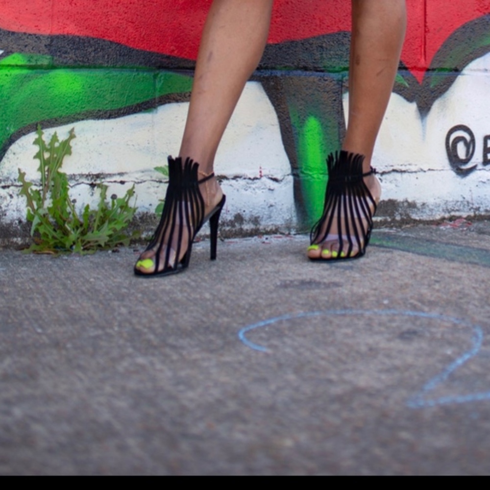 👠Strapin Sandals👠 - Picture 3 of 4